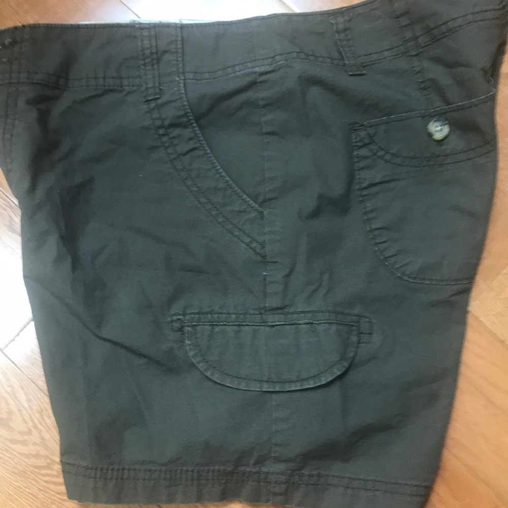 Dockers Cargo khaki shorts sz 8